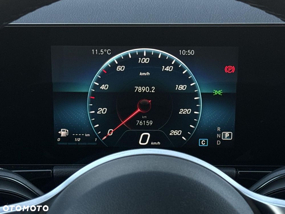 Mercedes-Benz GLA - 15