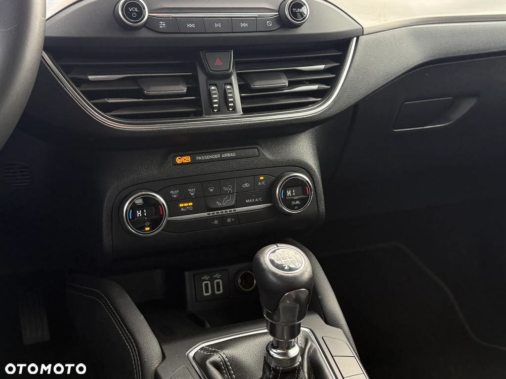 Ford Focus 1.5 EcoBlue STart-Stopp-System TITANIUM - 10