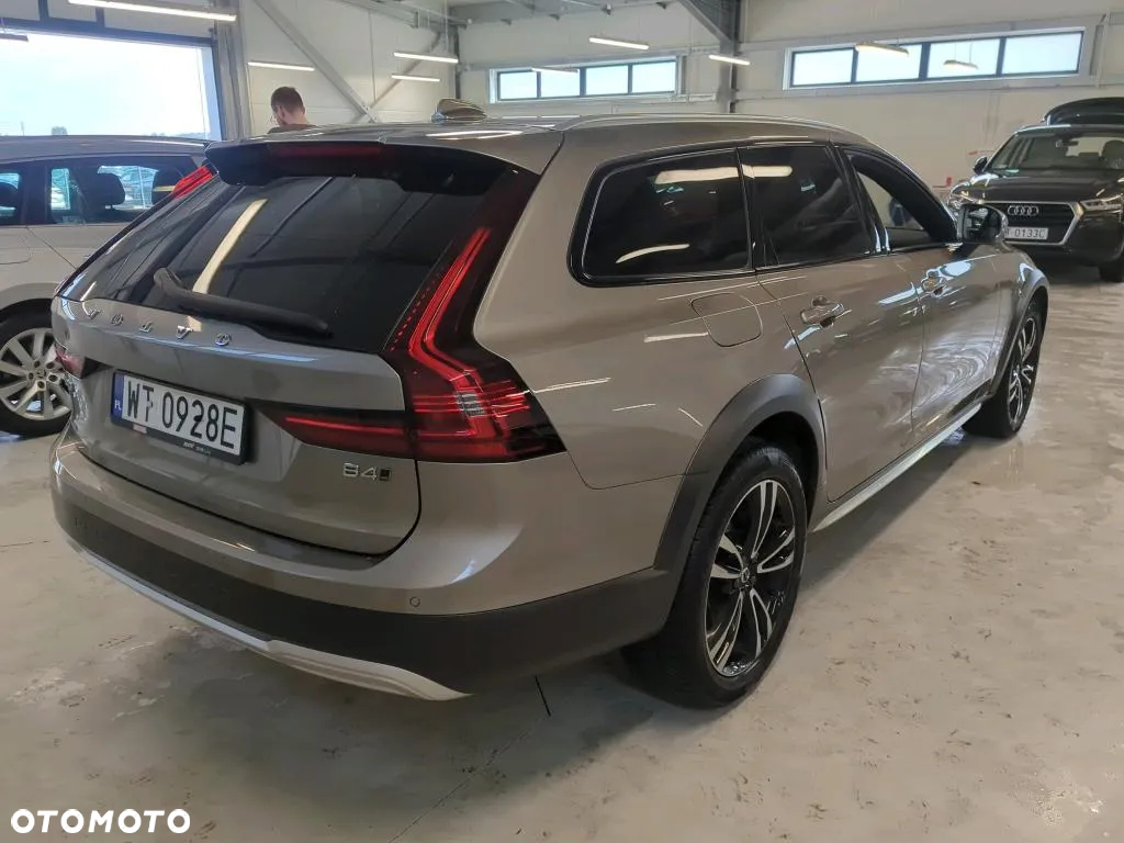 Volvo V90 Cross Country D4 AWD Pro - 4