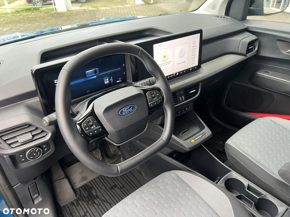 Ford Transit Courier - 10