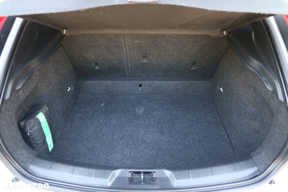 Volvo V40 D2 94g Summum - 26