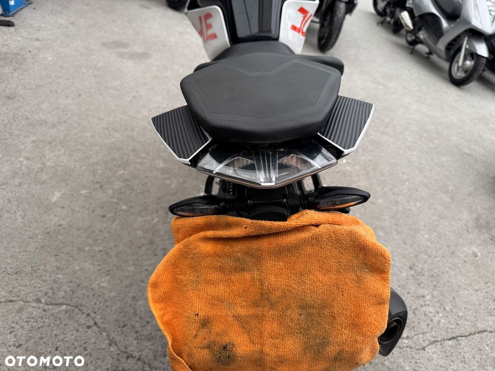 KTM Duke - 33
