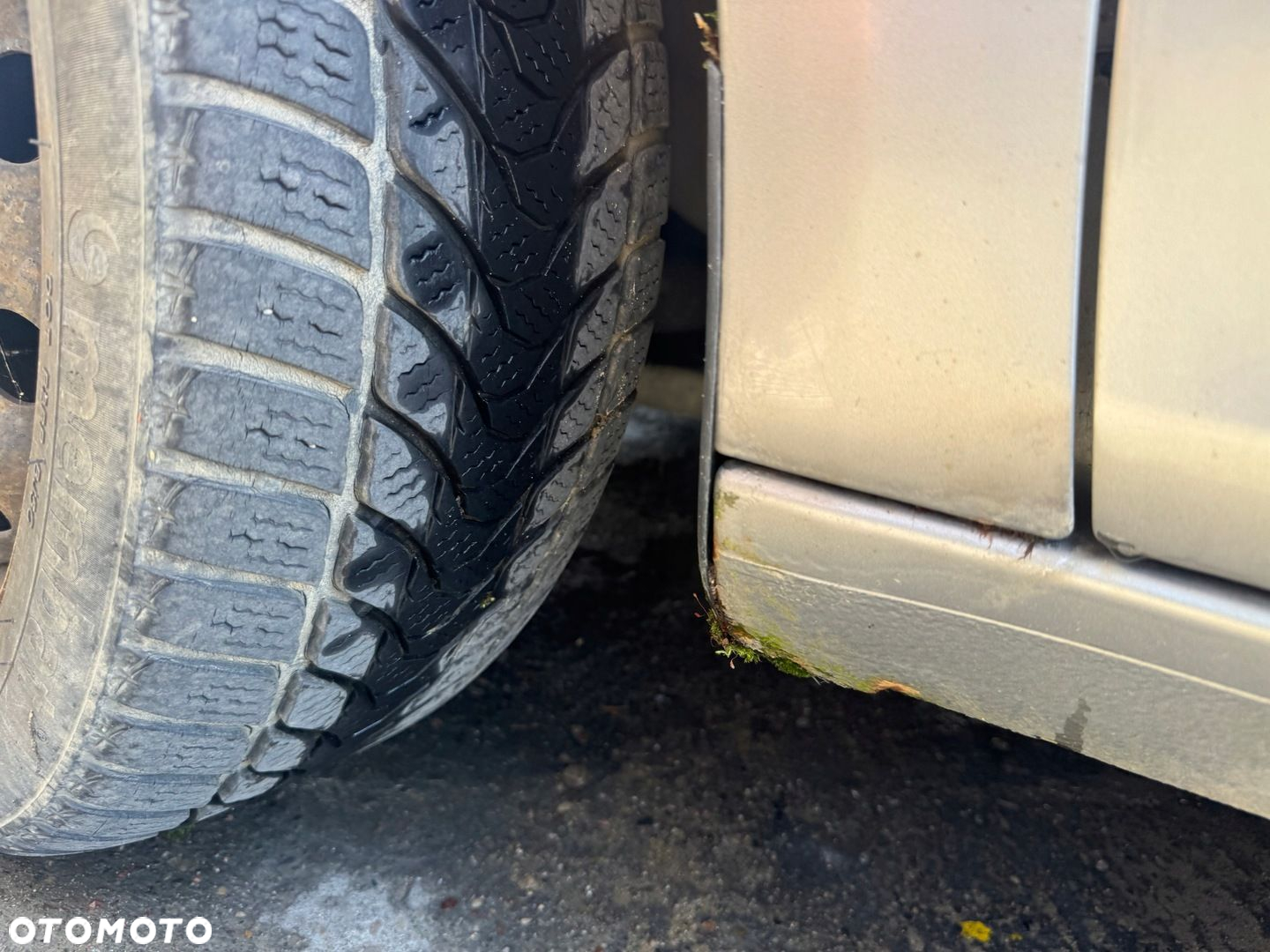 SKODA ROOMSTER I BŁOTNIK LEWY PRZEDNI PRZÓD LF8A - 13