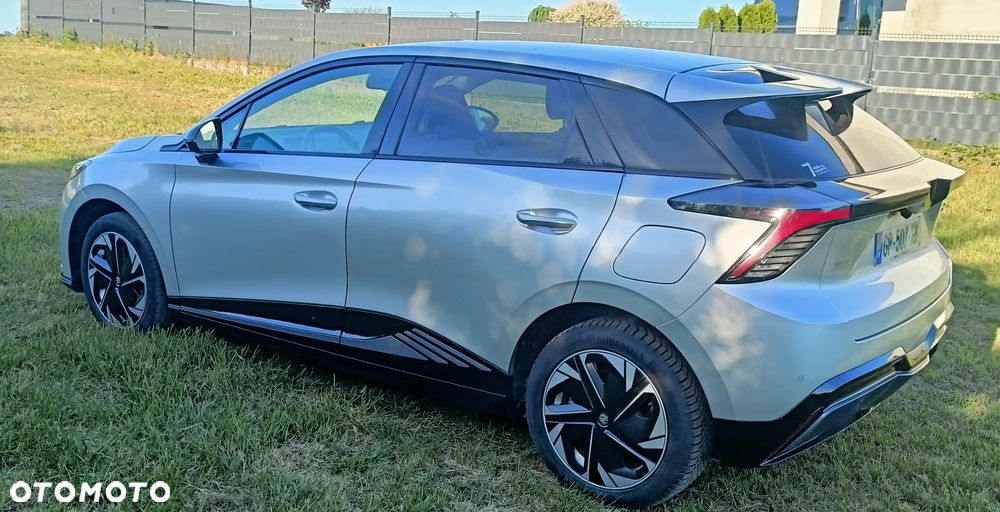 MG 4 Luxury 64 kWh - 18