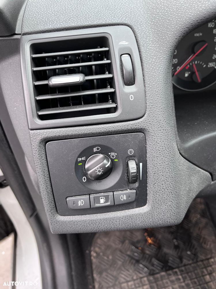 Volvo V50 D5 DPF - 13