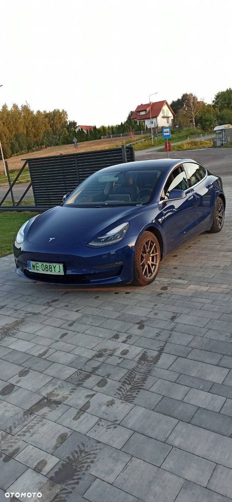 Tesla Model 3 Long Range AWD - 3