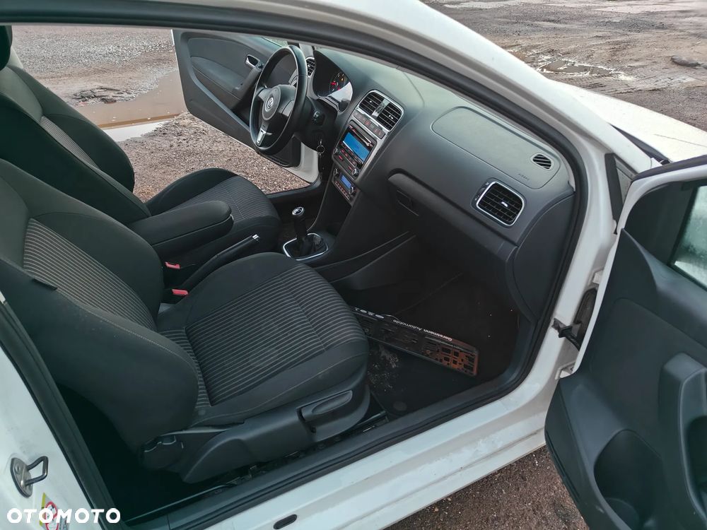 Volkswagen Polo 1.6 TDI Blue Motion Technology Highline - 13