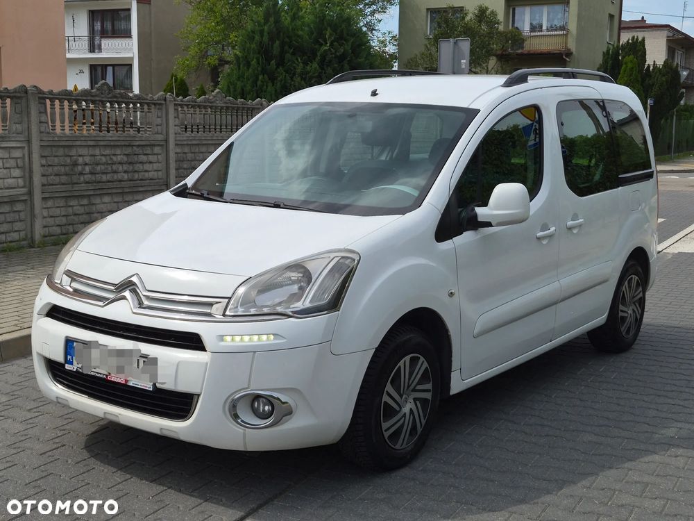 Volkswagen Touran 1.6 TDI DPF BlueMot Comfortline - 1