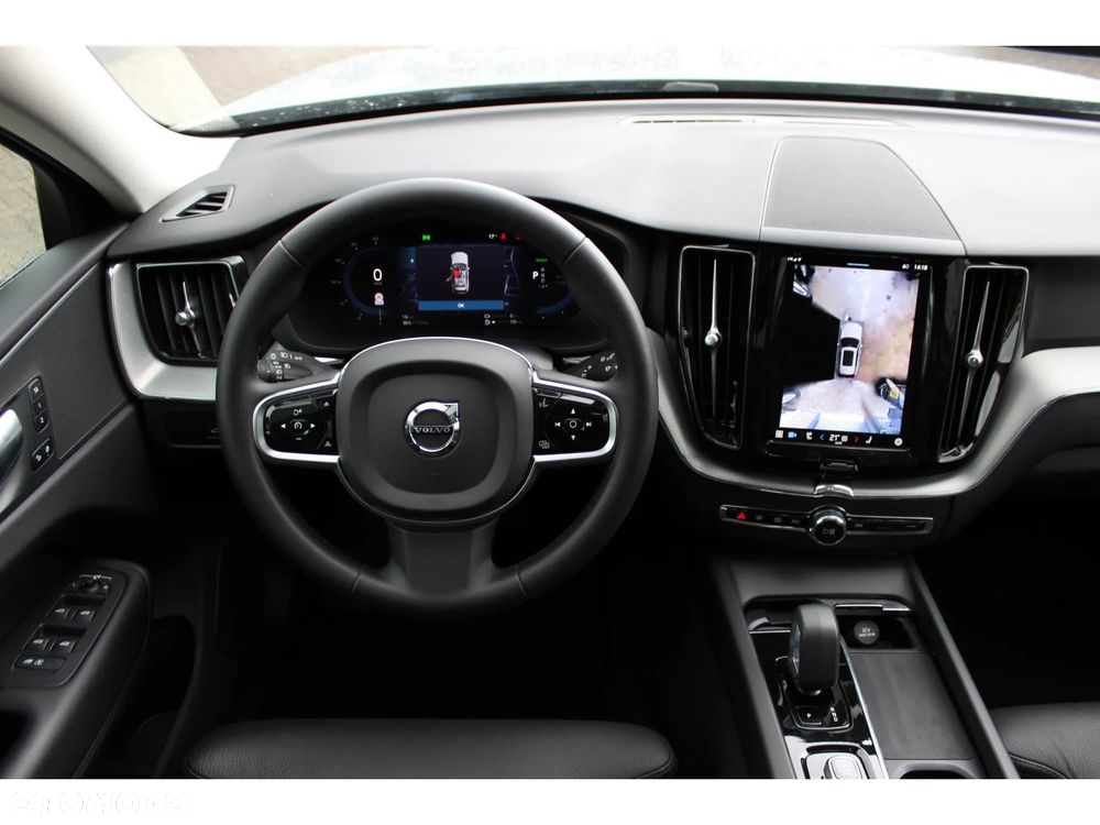 Volvo XC 60 B5 B AWD Plus Dark - 5