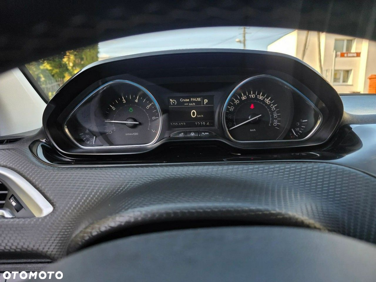 Peugeot 2008 1.2 Pure Tech Allure S&S EAT6 - 23