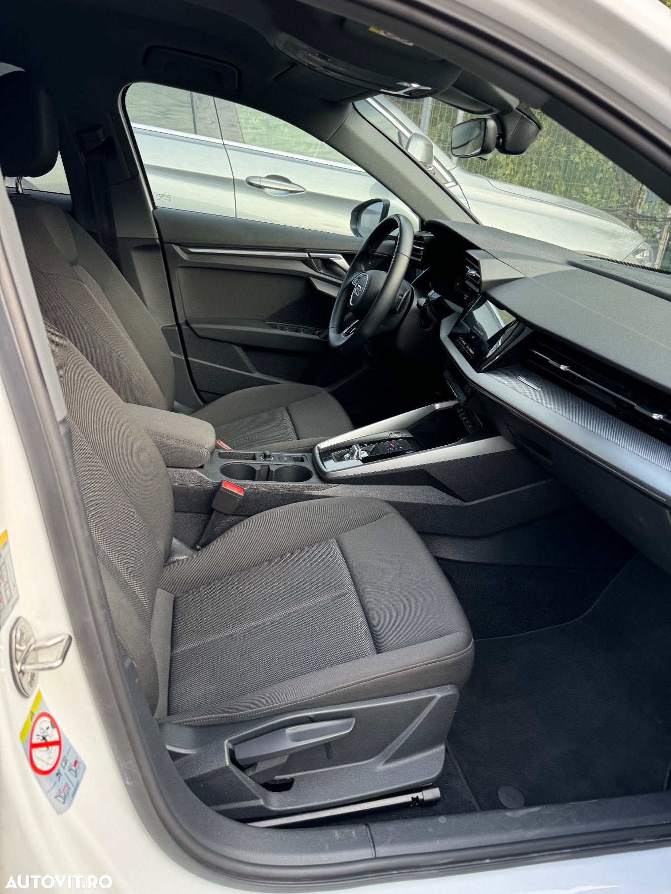 Audi A3 2.0 30 TDI S tronic Advanced - 23