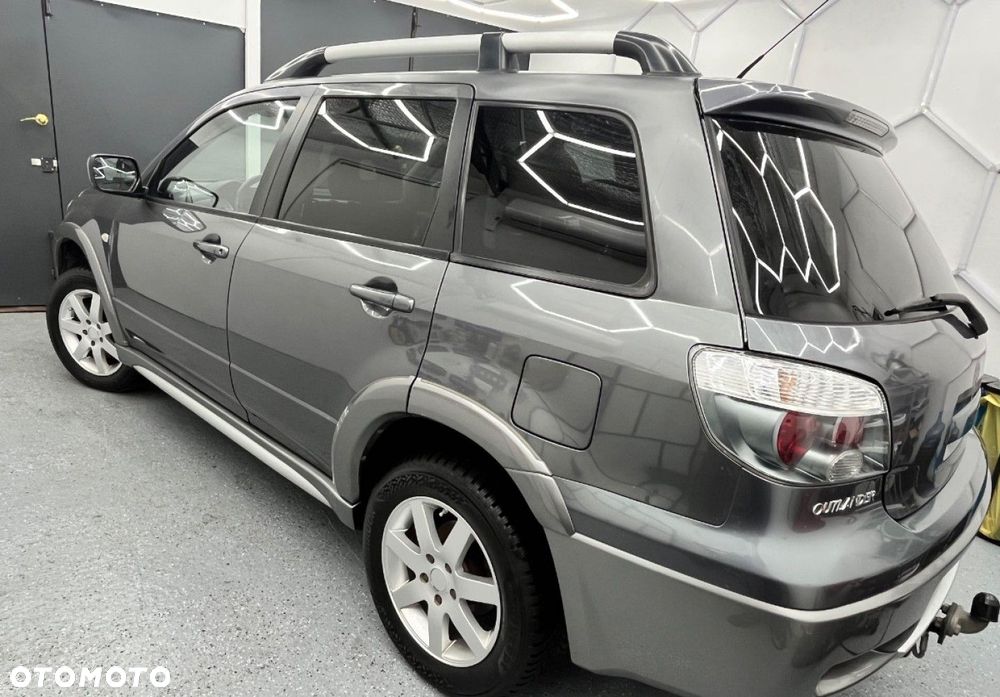Mitsubishi Outlander - 6