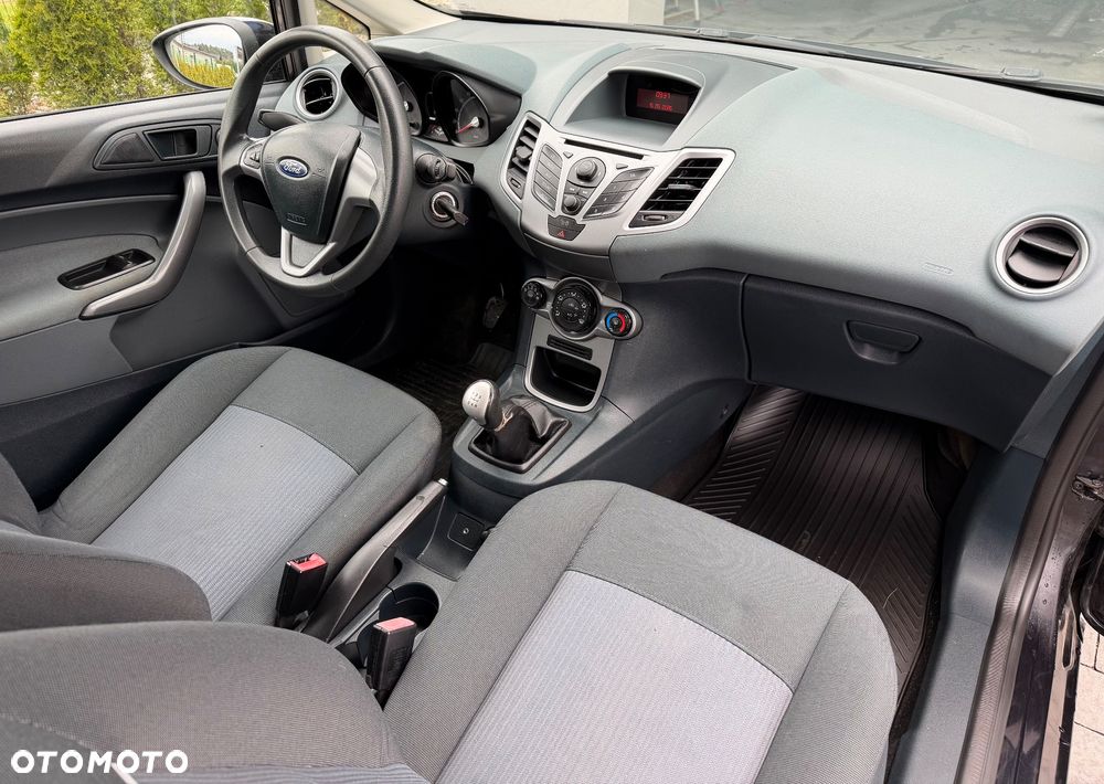 Ford Fiesta - 10