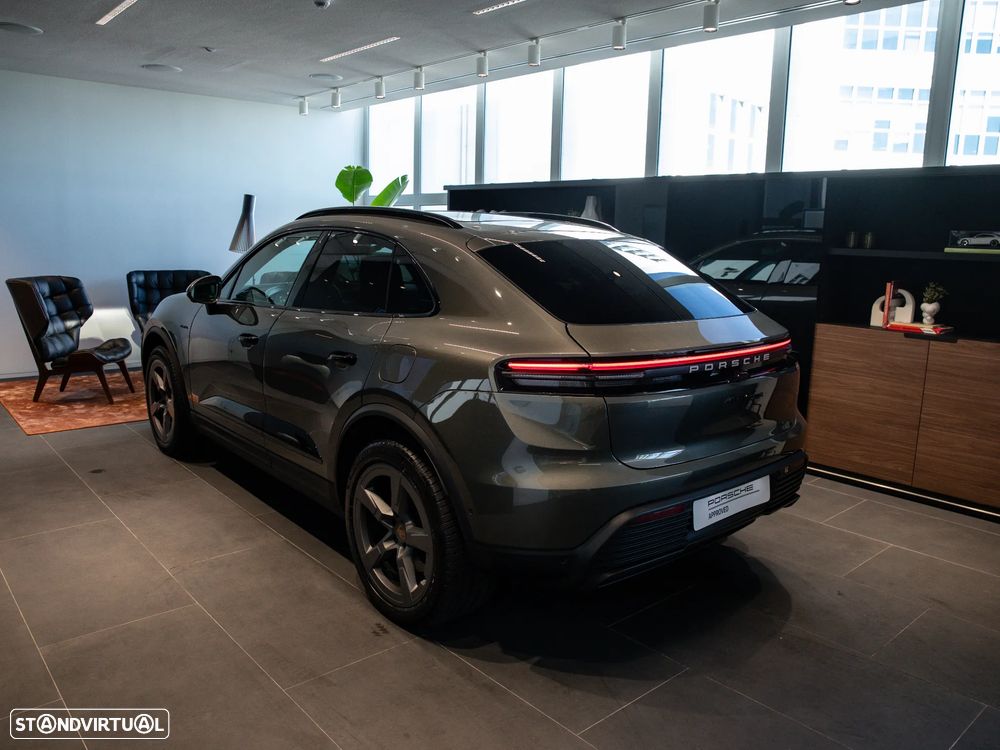 Porsche Macan Electric 4 - 10