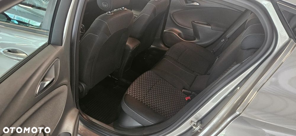 Opel Astra 1.4 T Enjoy S&S - 9