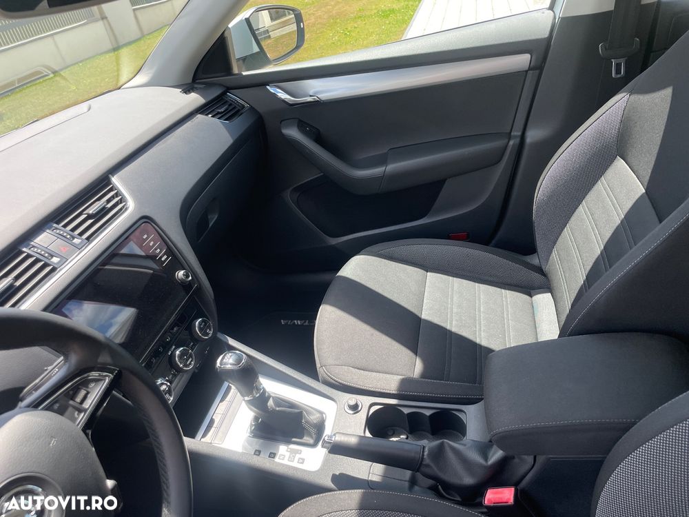 Skoda Octavia 1.6 TDI DSG Style - 12