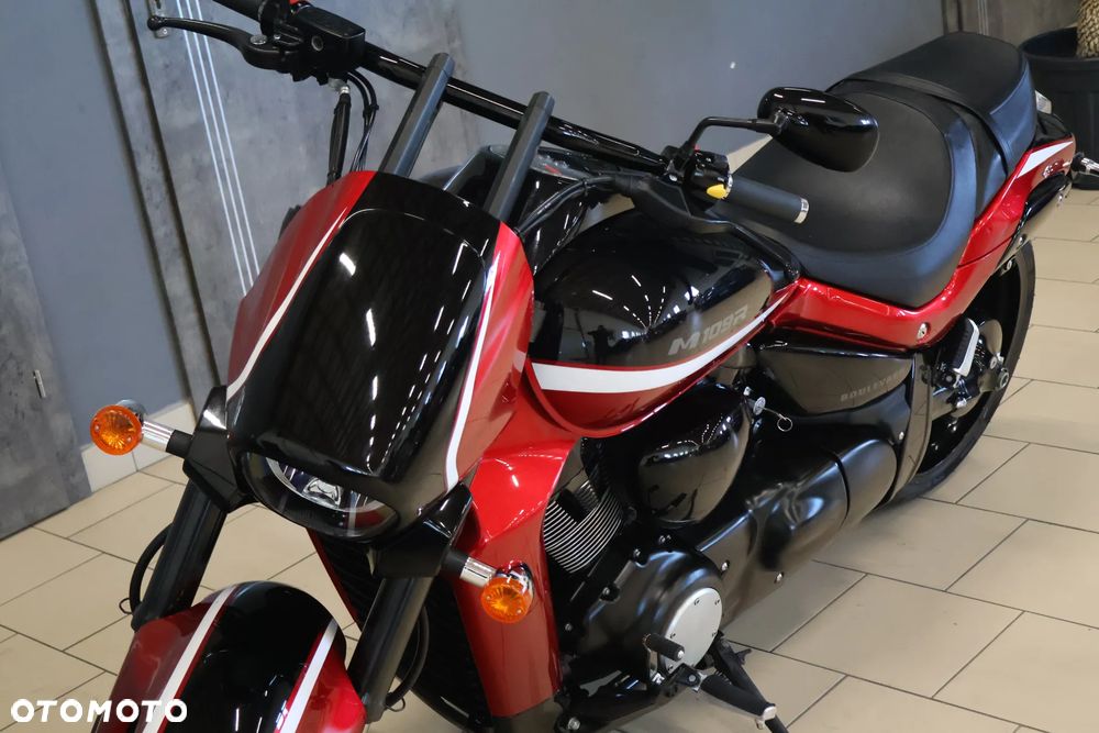 Suzuki Intruder - 19