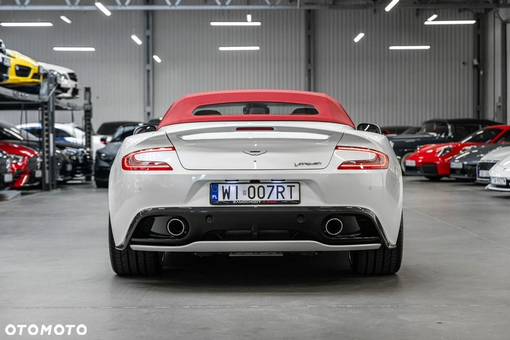 Aston Martin Vanquish - 10