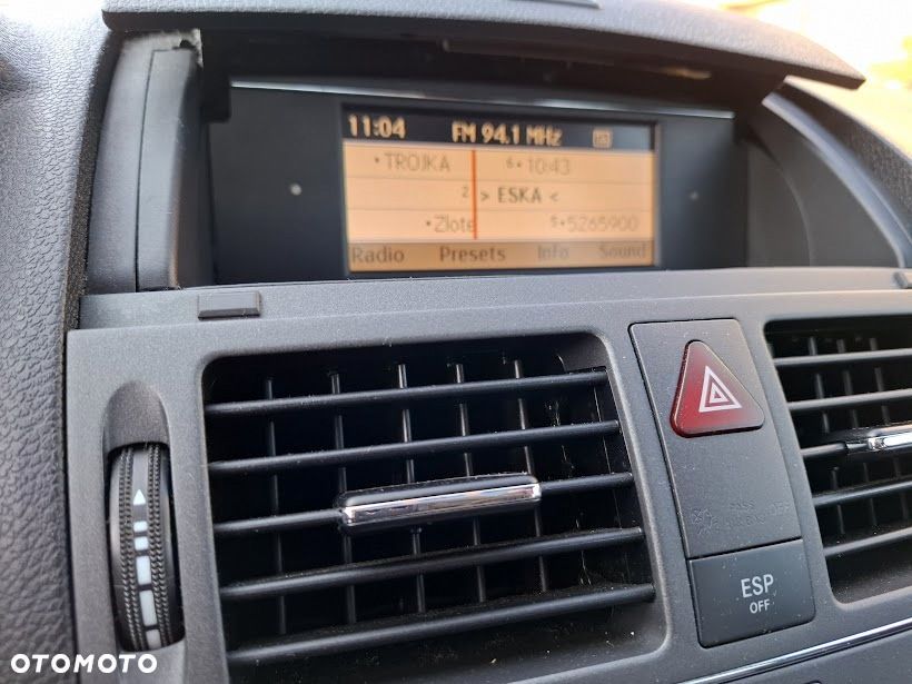 Mercedes-Benz Klasa C 180 CGI Automatik BlueEFFICIENCY Elegance - 16