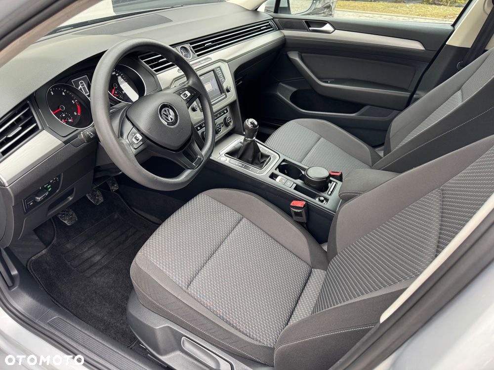 Volkswagen Passat Variant 2.0 TDI (BlueMotion Technology) Comfortline - 13
