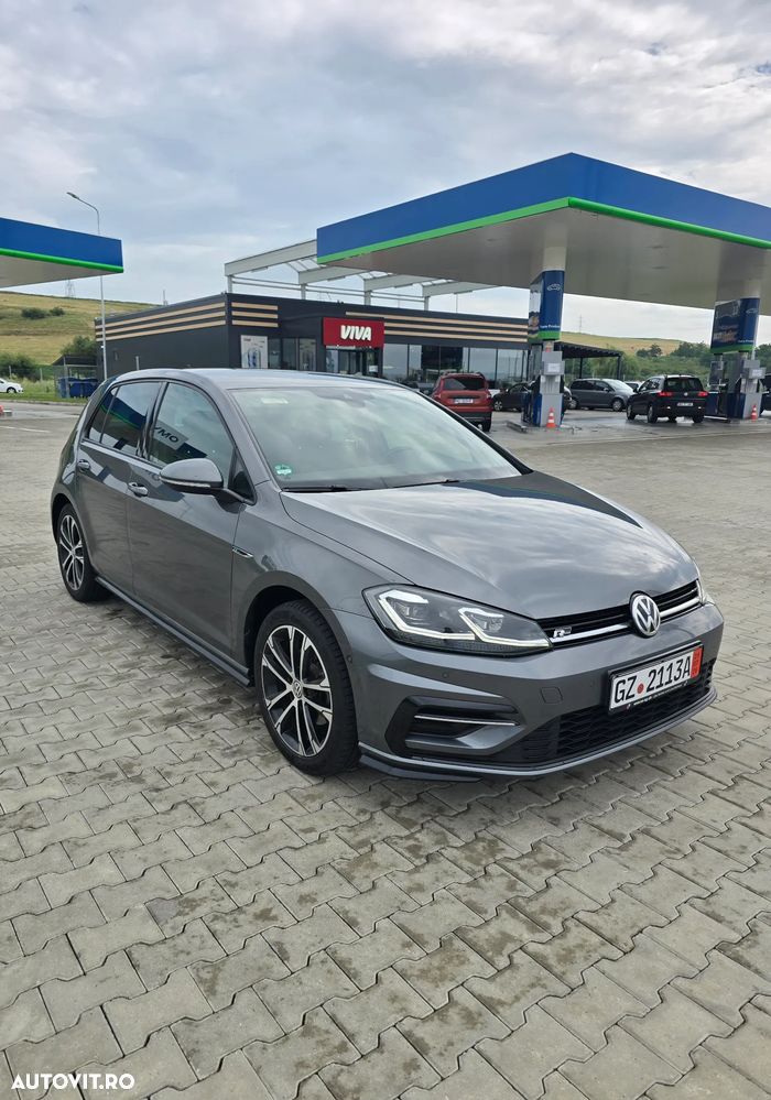 Volkswagen Golf - 2