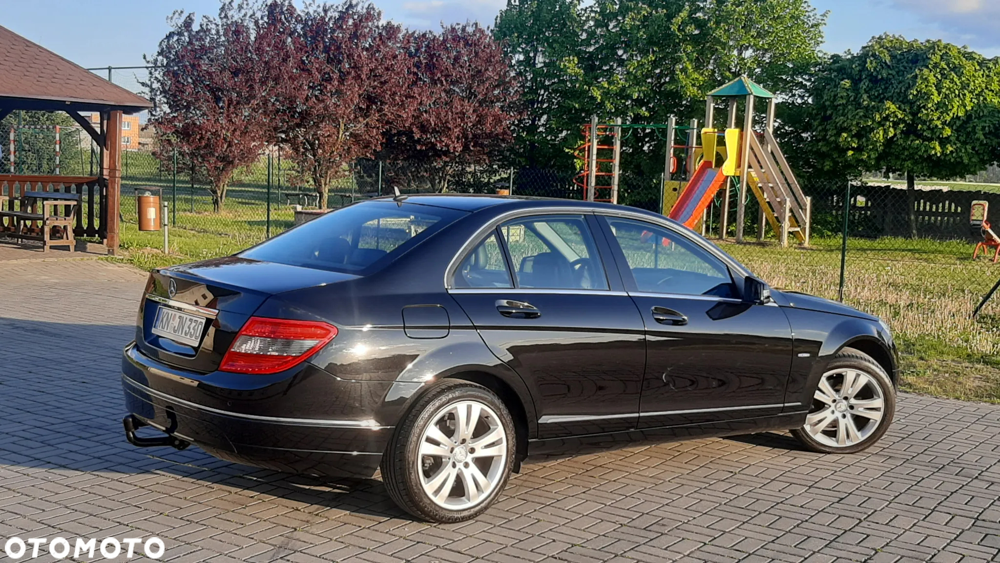 Mercedes-Benz Klasa C 180 CGI BlueEff Avantgarde - 15