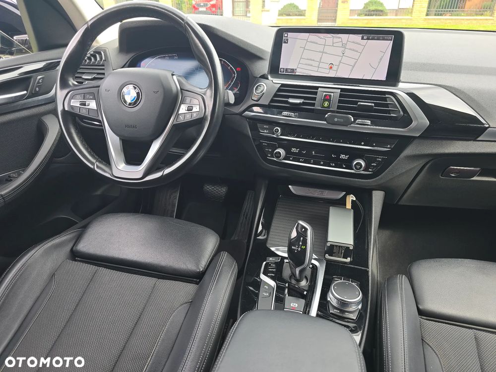 BMW X3 xDrive20i Luxury Line - 15