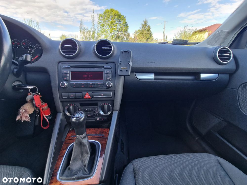 Audi A3 Sportback 2.0 TDI Ambiente - 8