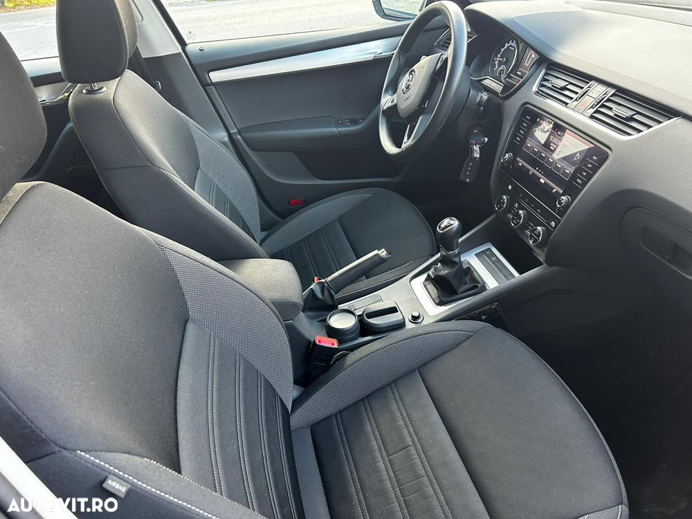 Skoda Octavia Combi 1.6 TDI Drive - 2