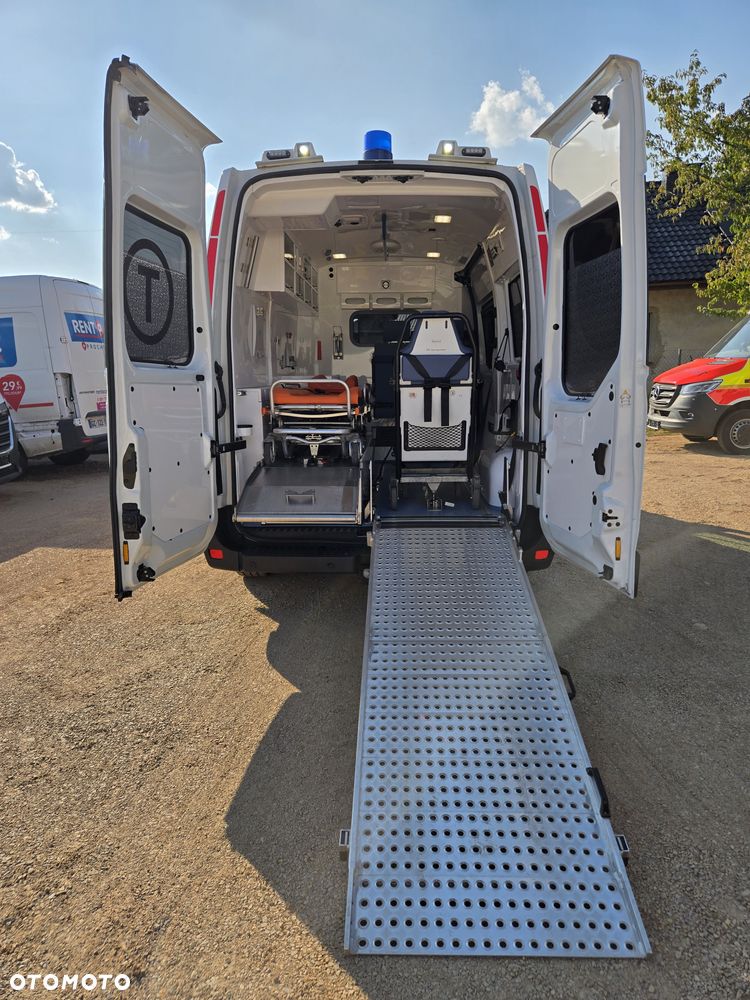 Renault Master Ambulans karetka - 21