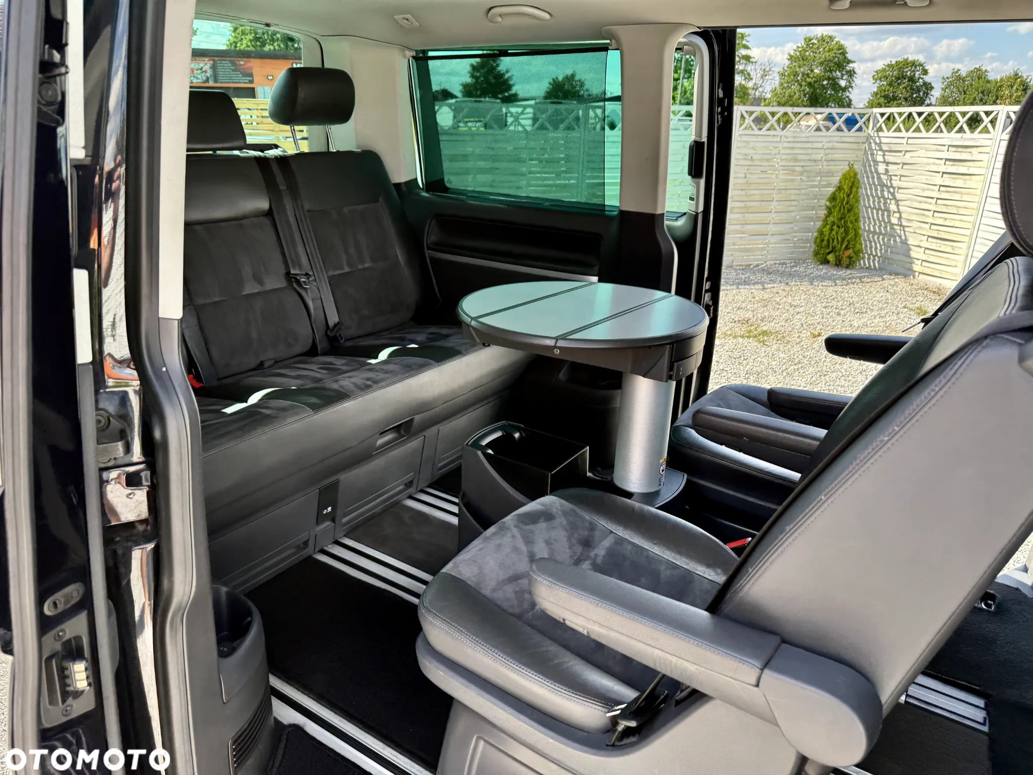 Volkswagen Multivan - 18