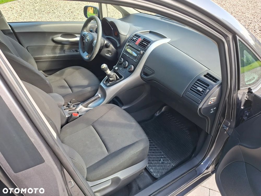 Toyota Auris 1.4 D-4D 2010 - 5