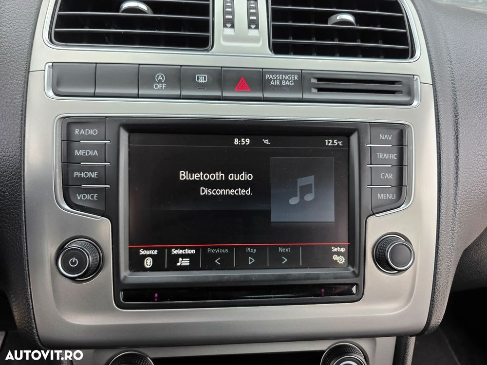 Volkswagen Polo 1.4 TDI Blue Motion Technology Lounge - 24