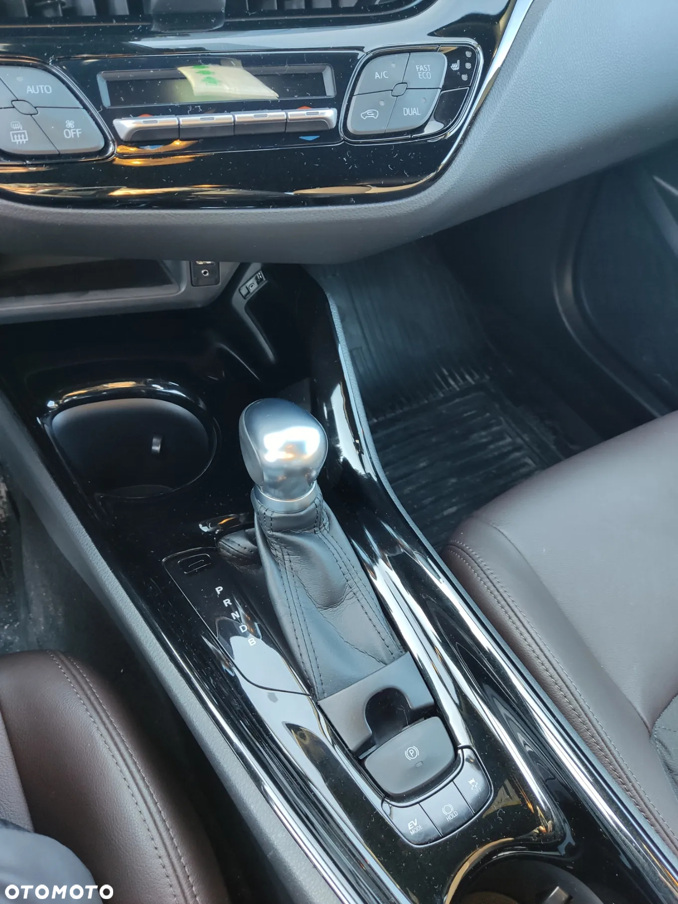 Toyota C-HR 1.8 Hybrid Prestige - 4