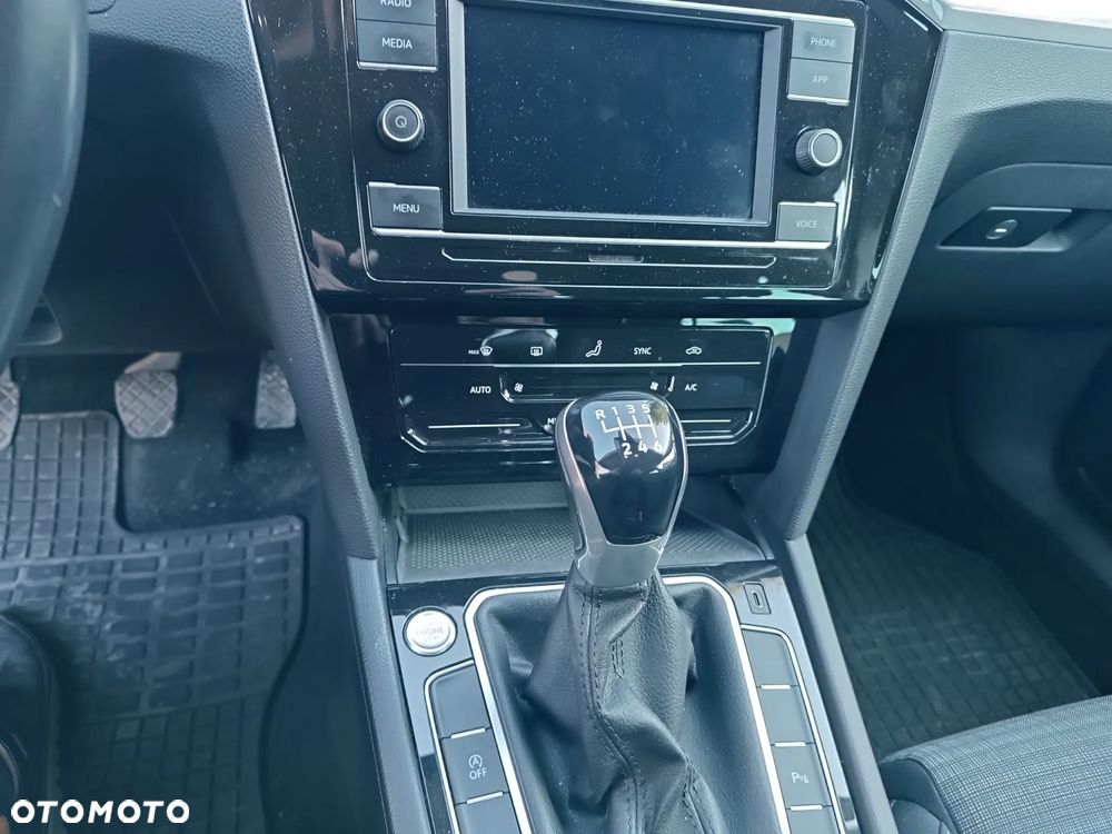 Volkswagen Passat 2.0 TDI EVO Business DSG - 22