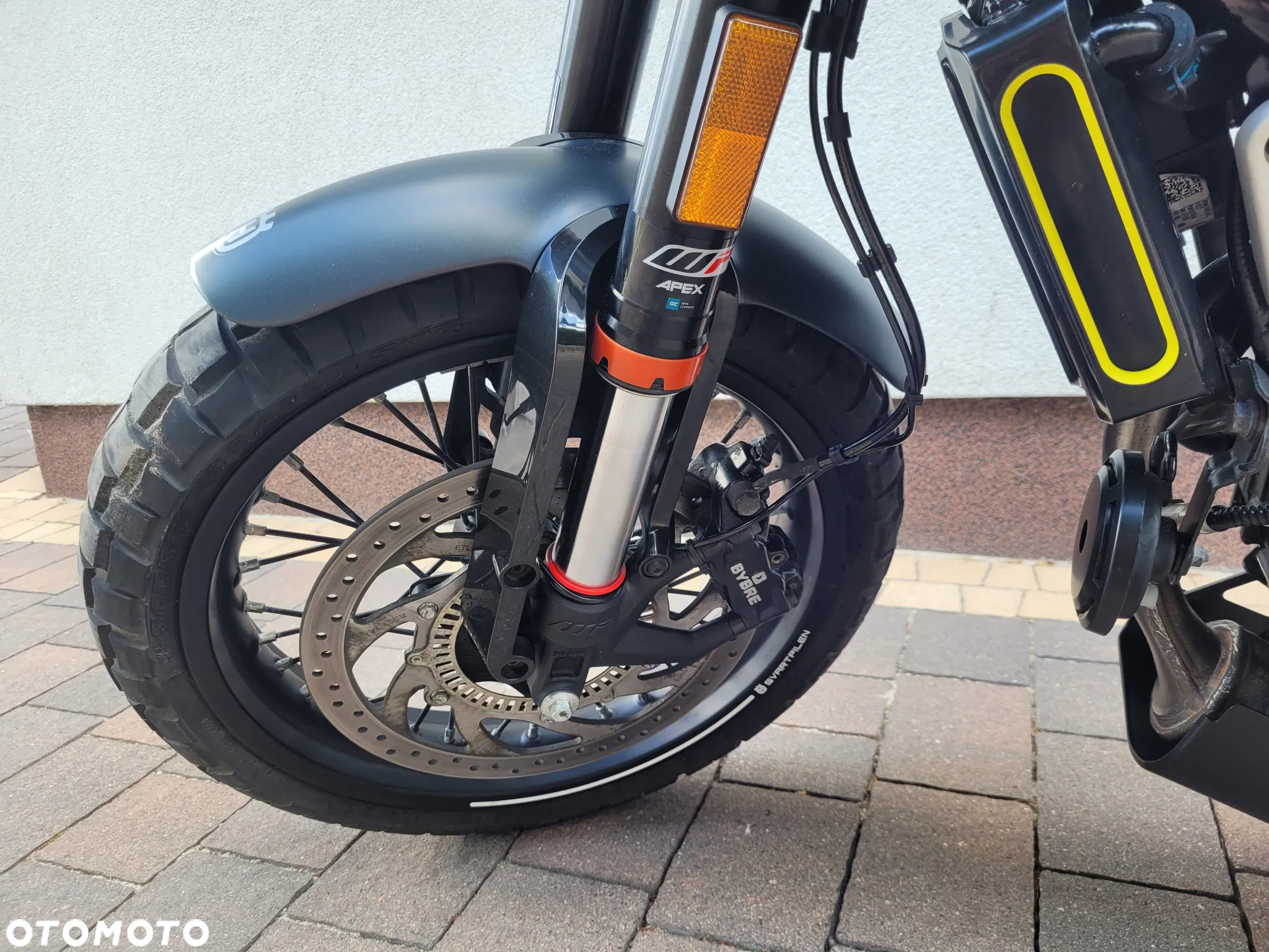 Husqvarna Svartpilen - 12