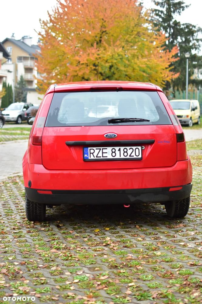 Ford Fiesta 1.3 Ambiente - 5