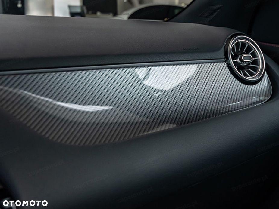 Mercedes-Benz GLA 200 AMG Line - 16