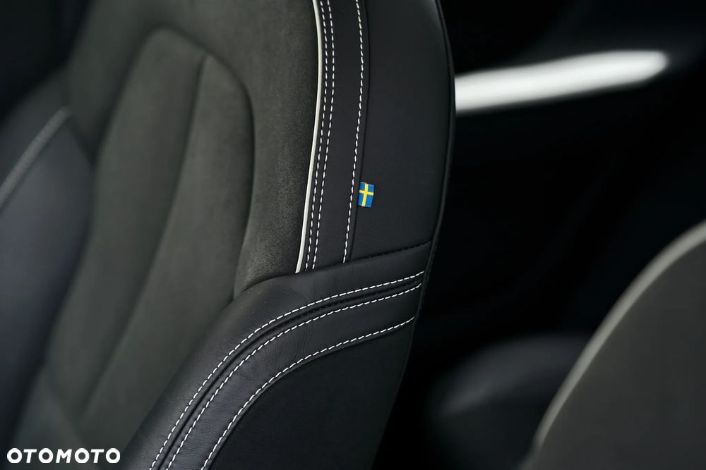 Volvo XC 40 T5 AWD Geartronic R-Design - 35