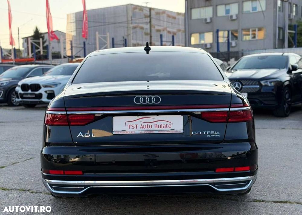 Audi A8 - 8
