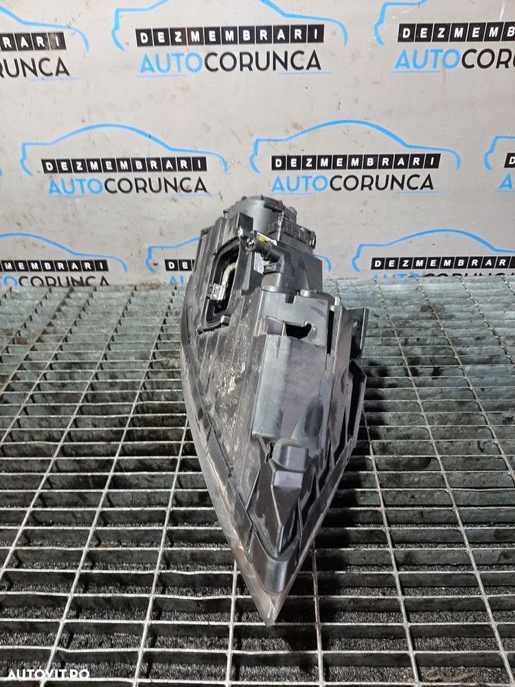 Far Stanga Kia Sorento II 2009 - 2015 SUV 4 Usi (733) Xenon - 6