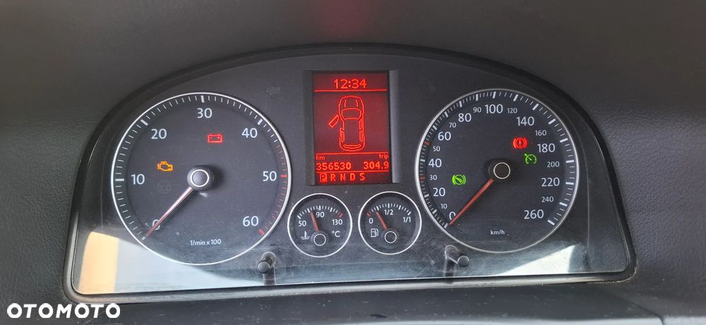 Volkswagen Touran 1.9 TDI Conceptline DSG - 18