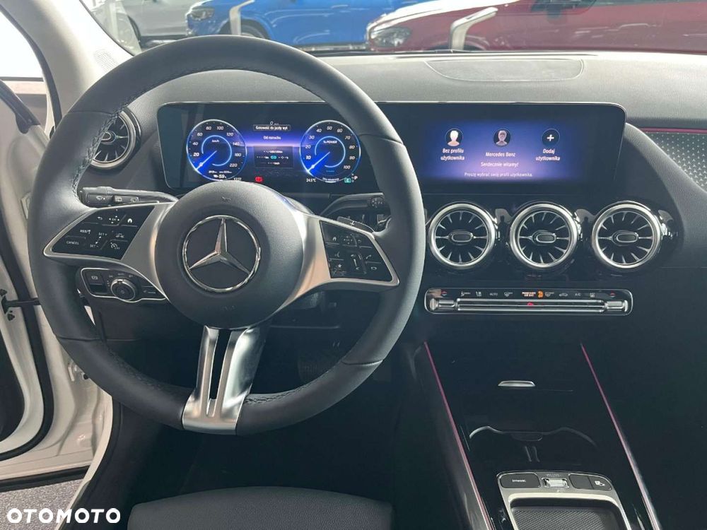 Mercedes-Benz EQA - 8