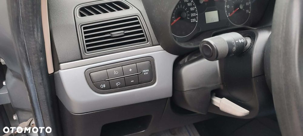 Fiat Punto 1.2 8V Active - 9