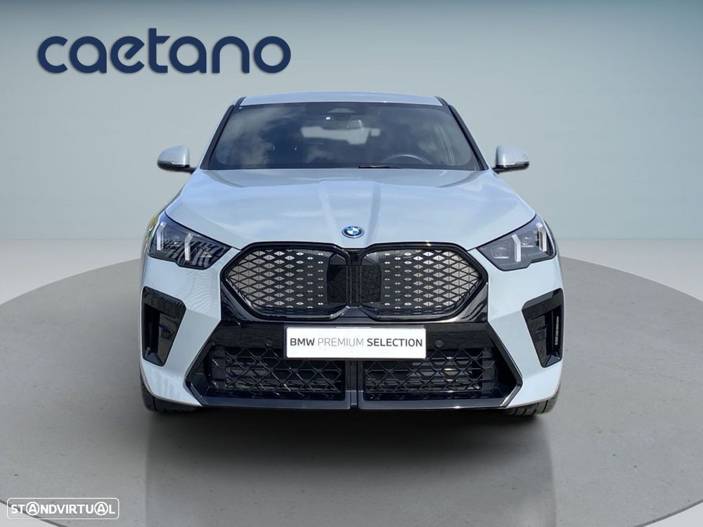 BMW iX2 eDrive20 Pack Desportivo M Pro - 25