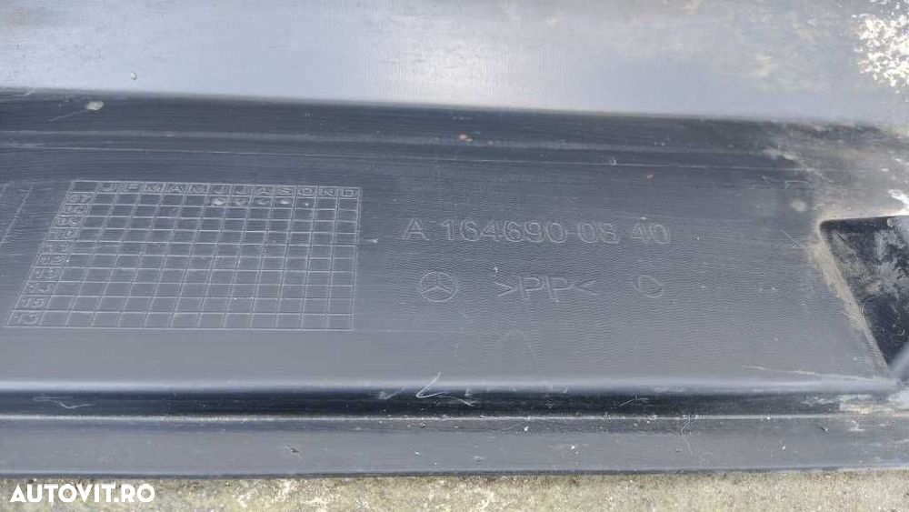 Prag dreapta Mercedes ML W164 an 2005-2010 original cod A1646900840 - 2