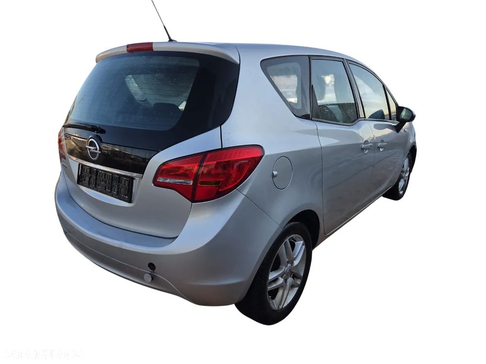 Opel Meriva B 2010 Silnik 1.4 (A14NET) (140 KM / 103 kW) Z157 Na części silnik, klapa, drzwi, lampa - 1