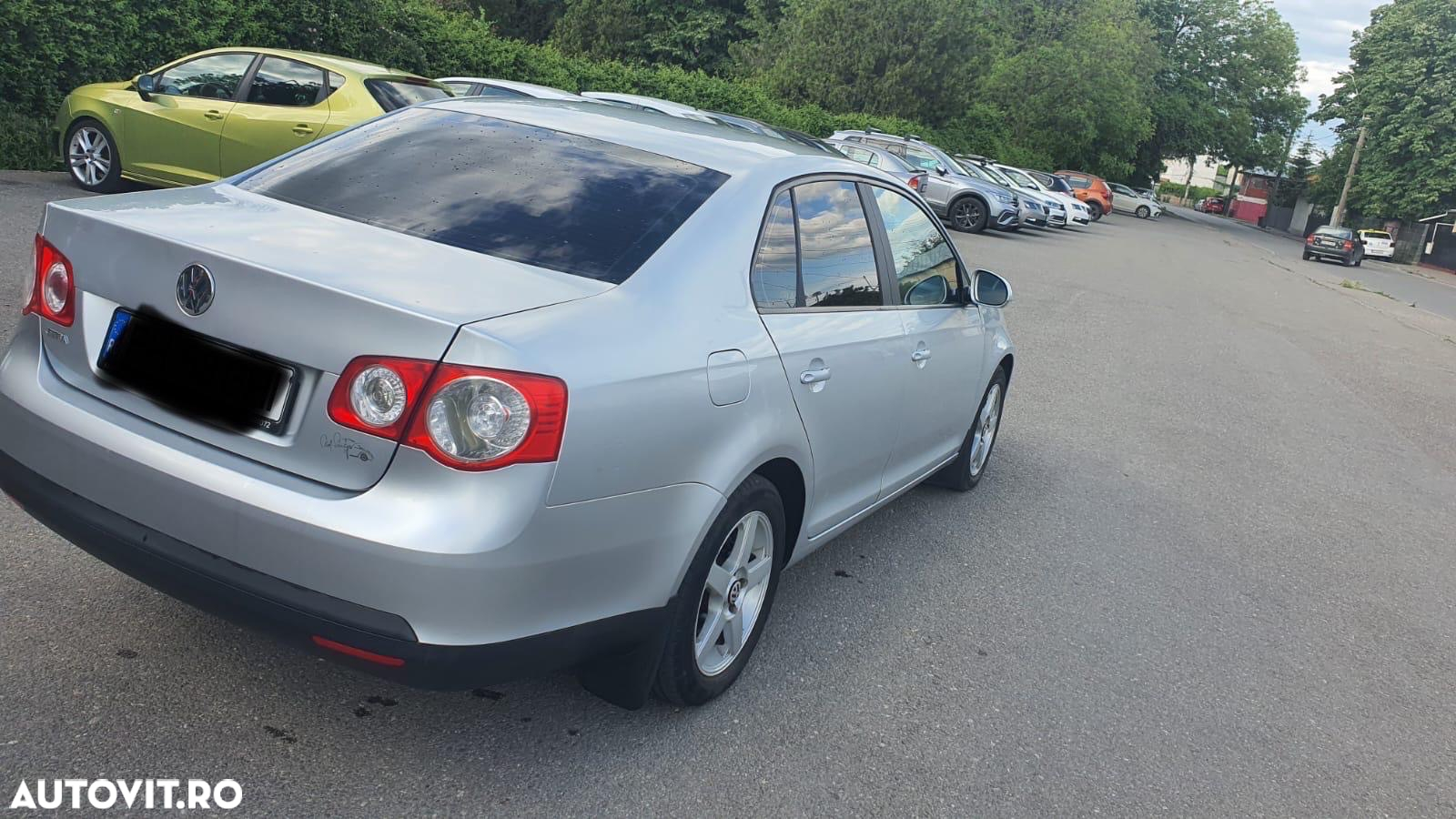 Volkswagen Jetta 1.6 Comfortline - 7