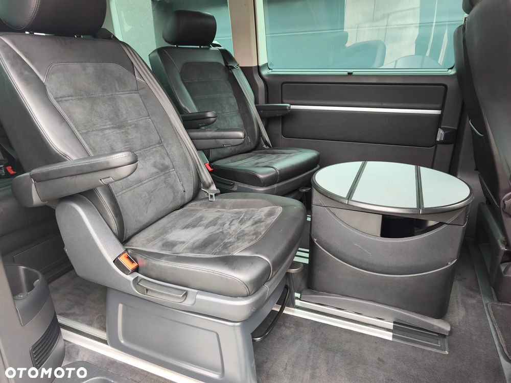 Volkswagen Multivan - 11