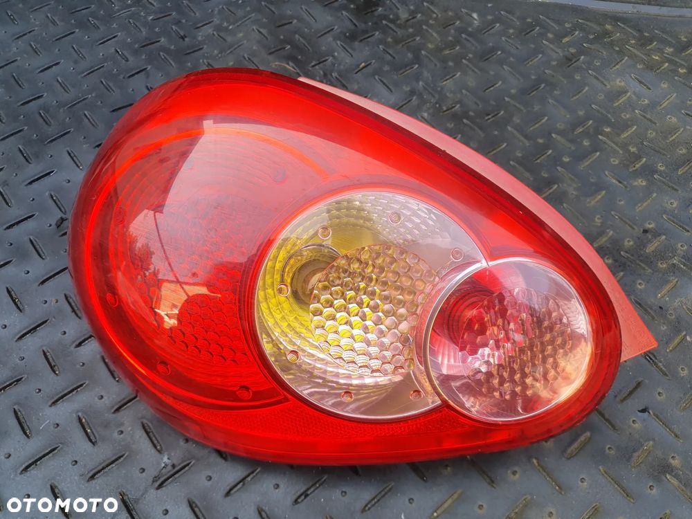 TOYOTA AYGO I LAMPA LEWA TYŁ TYLNA EUROPA  + WTYCZKA INSTALACJA - 1